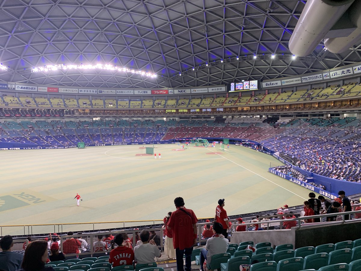 carp12533's tweet photo. 最下位攻防戦 https://t.co/bSrtRPUGcs