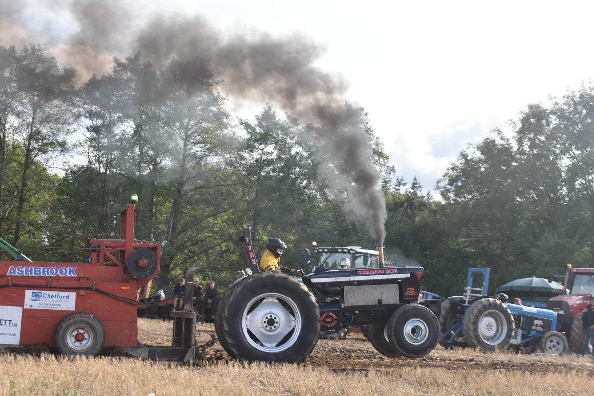 TisI_LeClerc's tweet photo. #TractorTuesday or #TwoWheelTuesday? That is the question.... https://t.co/gxW1MtkIVY