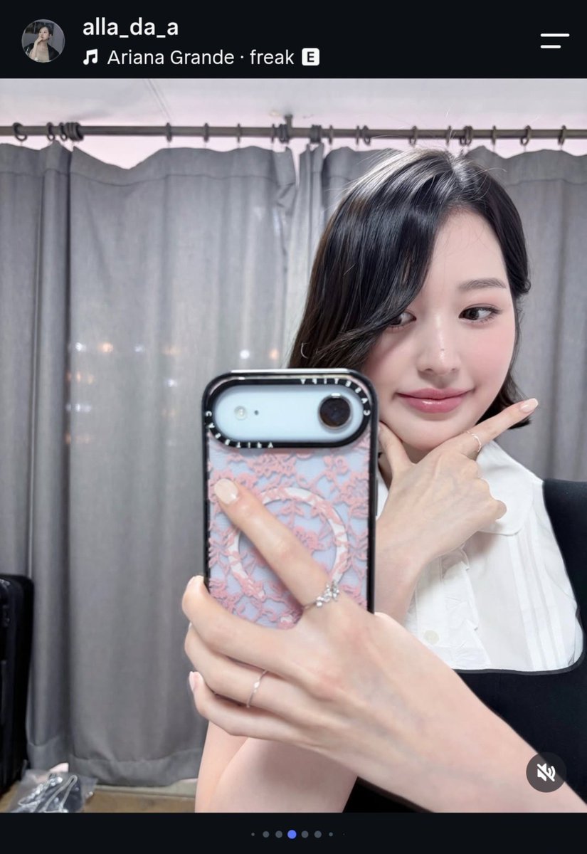 kdrama_menfess's tweet photo. Memang harus les selfie sama adeknya dia •kdm•
https://t.co/v5PqXuVvbt