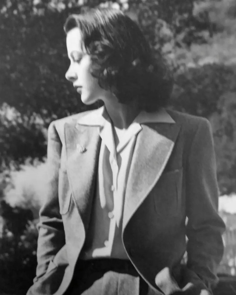 Lompac2026's tweet photo. Hedy Lamarr is seen here in 1940

#HedyLamarr #Hollywood #OldHollywoodGlamour #HollywoodStars #ClassicStars #OldHollywood #Actress https://t.co/l195zFM0aP