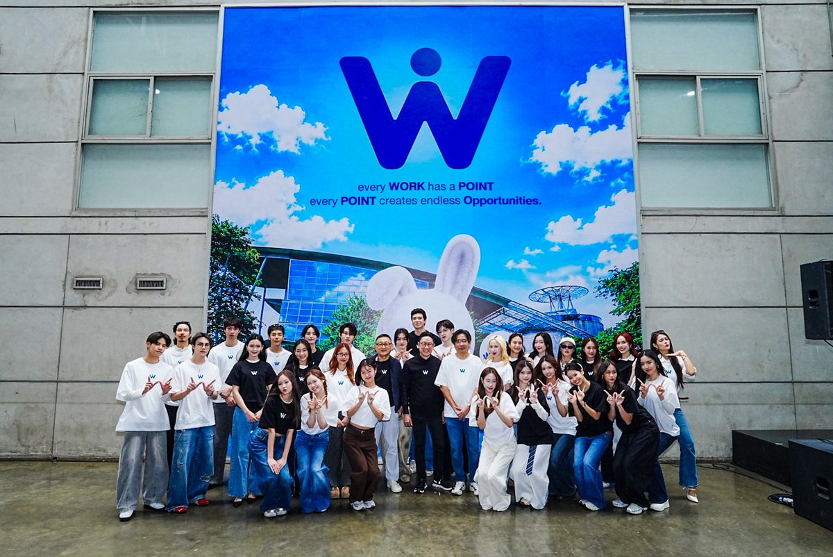 XOXOofficialTH's tweet photo. วันดี ๆ แบบนี้~ XOXO Entertainment ก็ขอมาร่วมเฉลิมฉลอง และ แสดงความยินดีกับ ‘37th ANNIVERSARY WORKPOINT GROUP’ 💙🐰

ขอให้พี่ ๆ Workpoint มอบความสุขกับทุกคนไปอีกนาน ๆ นะคะ✨
🗓️ 1 กันยายน 2026

#Workpoint23
#XOXOentertainment https://t.co/ASypniqCjM