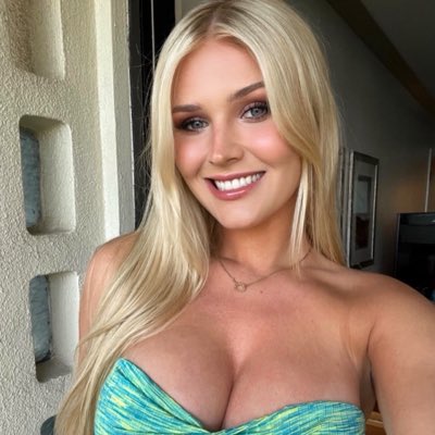 CindyGreyn98's tweet photo. #NewProfilePic https://t.co/XpAUyspZSj