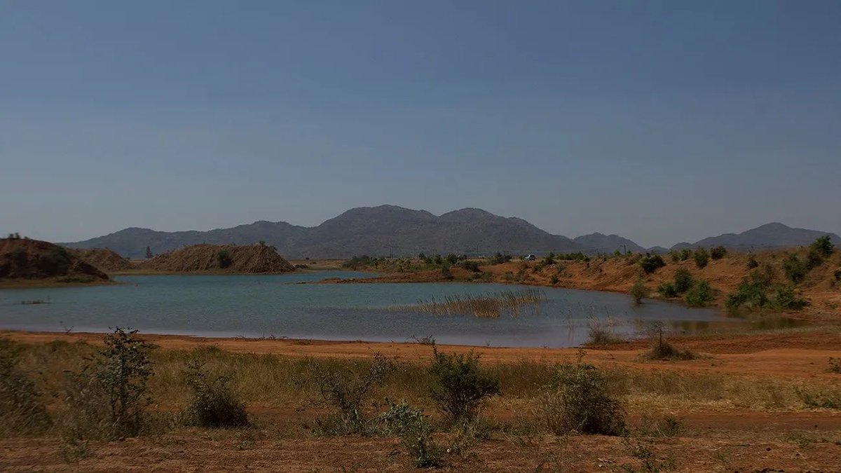 josiscold_af's tweet photo. ‘The idea for Layers of Time and Place: What Lies Beneath’ emerged from Abraham Oghobase’s first trip to Jos in 2017. The large man-made ponds and lakes, which form a prevalent part of the modern landscape of the city of Jos and its surrounding areas, were visually striking. https://t.co/naKhEDD5EZ
