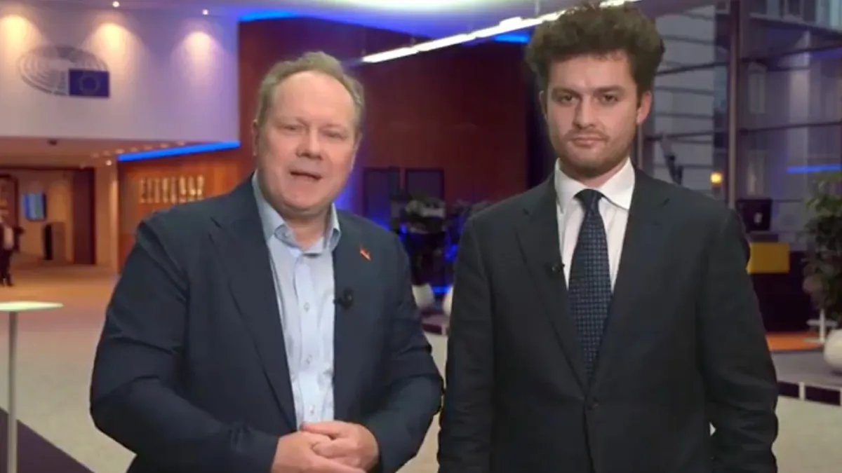 RoigNegre's tweet photo. @ramoncoll67 Els companys d' AfD em diuen Adolf! https://t.co/ao8OMLVAWY