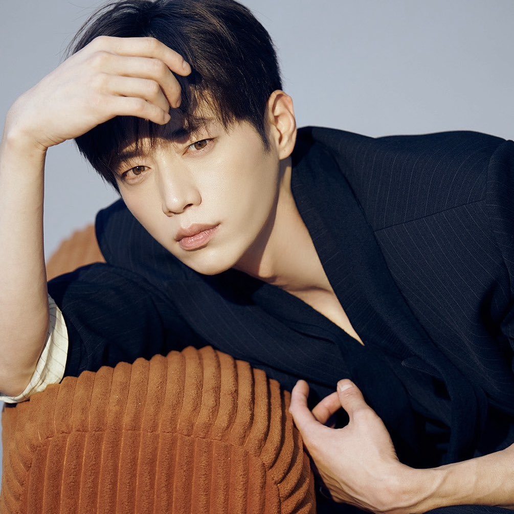 ilikehandsomee's tweet photo. 너무 잘생겨서 무서운거 뭔지알아..? 나 방금 그거 느낌 https://t.co/xaK8E5WEt6
