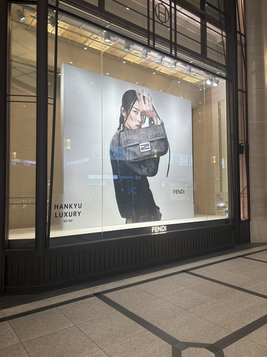 gofive195's tweet photo. #目黒蓮
 #FENDI
#FendiFW26
 #阪急梅田百貨店 https://t.co/hWYY2EPb7u