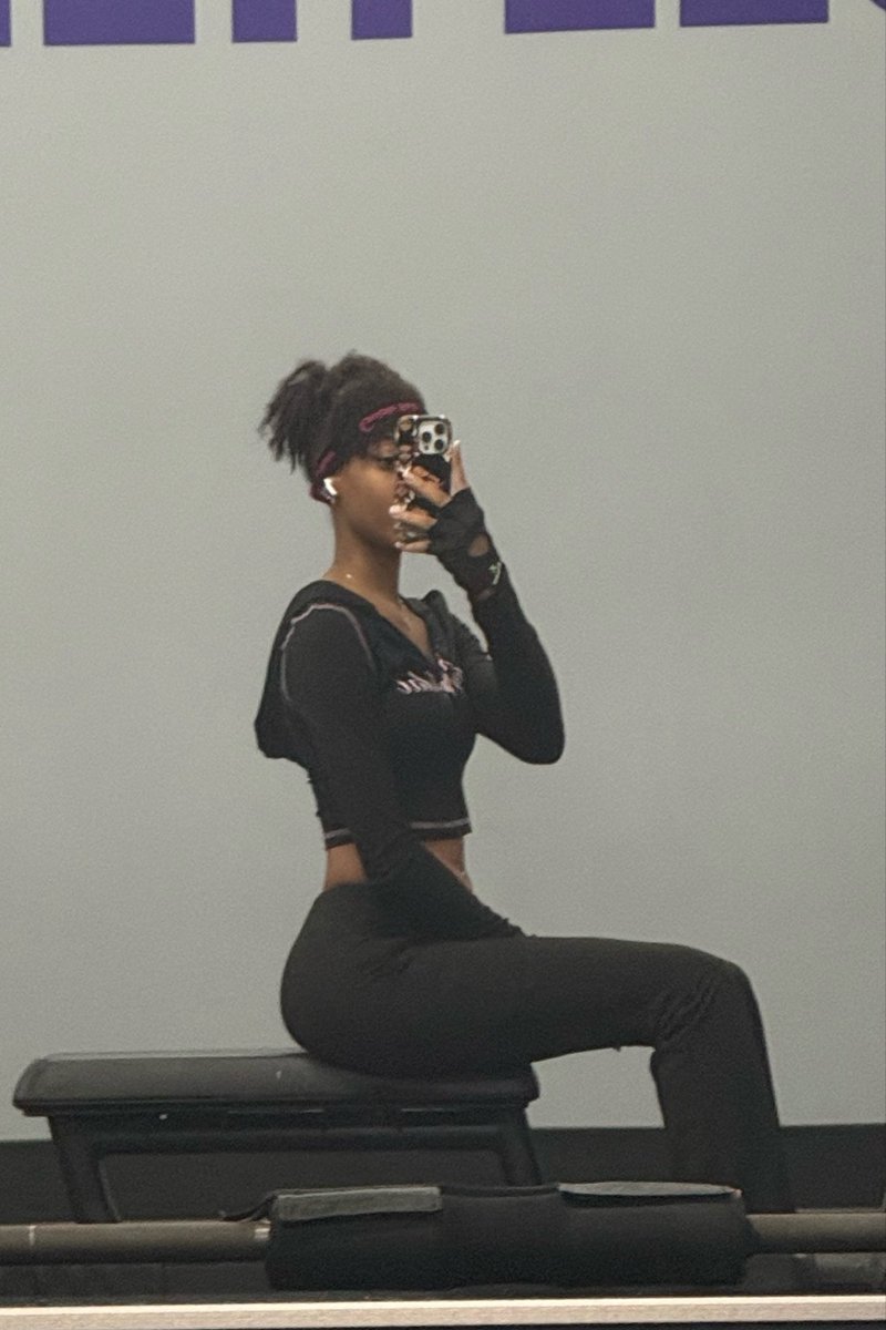 camviaa's tweet photo. Sometimes you gotta just focus on yourself ✨👌🏽 https://t.co/wu0r3YcvLd