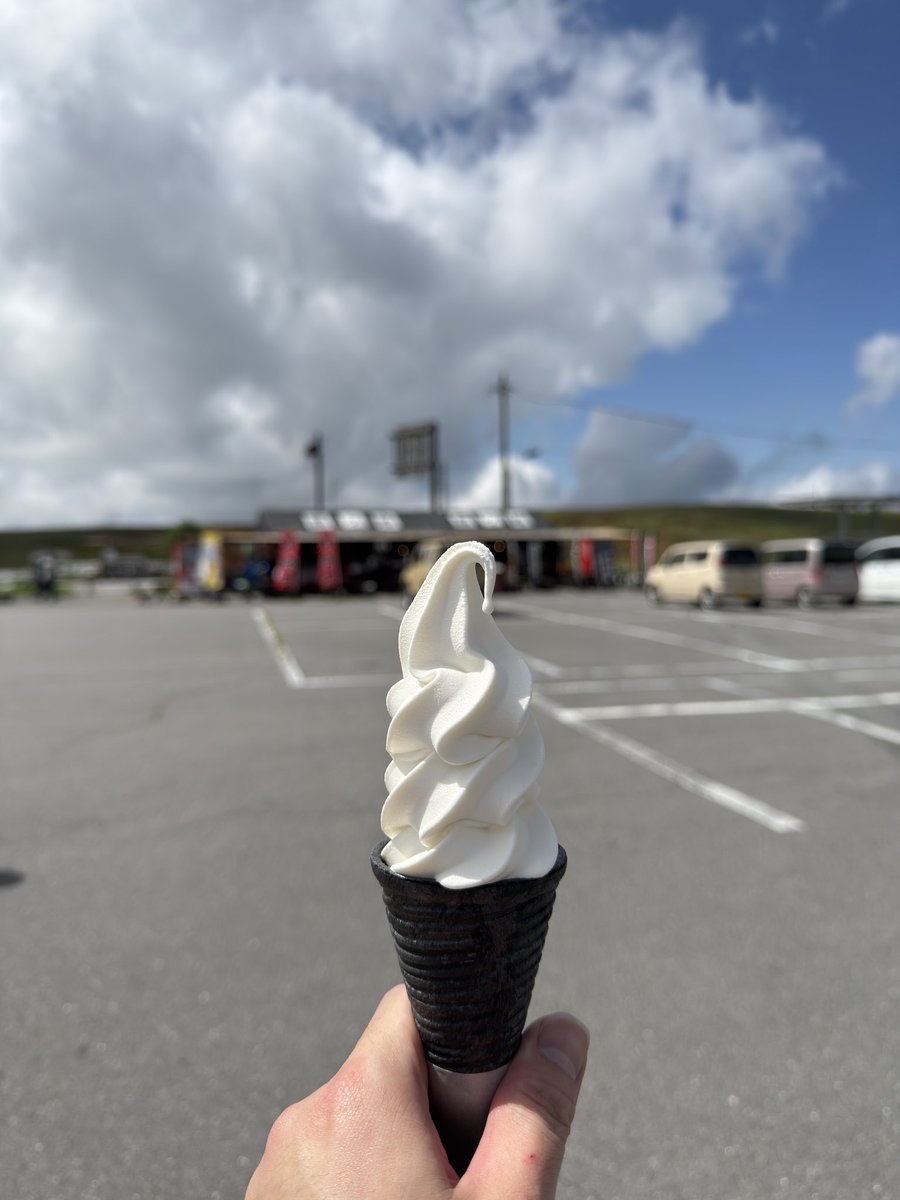FreeFormRider's tweet photo. バイクの写真撮ってないや。笑
とうもろこしソフトクソ美味かった🌽🍦 https://t.co/XoLicRg18U