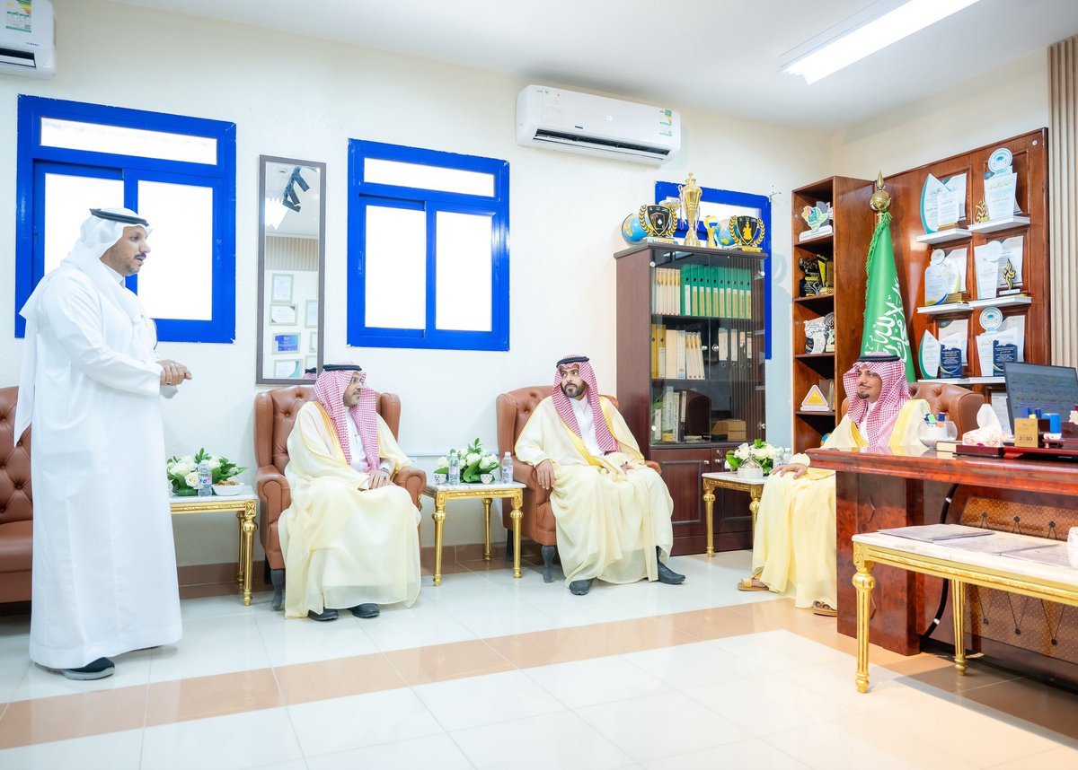 Kore__101's tweet photo. I was delighted and honored today by the visit of His Royal Highness the Deputy Governor of the Region to witness the launch of the new academic year—a visit we cherish and from which we draw support and motivation to continue our journey of excellence and giving. https://t.co/IxKUbjAGVy