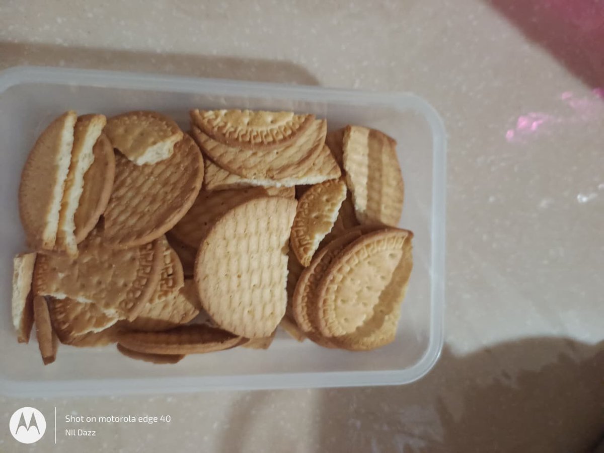 indrani89213271's tweet photo. Unacceptable service from @blinkitcares. Order #ORD11038603833 was delivered in torn packaging, items were unclean, and the Britannia biscuits were totally broken. Delivery boy refused to take it back. I emailed the photos; I need a quick resolution!
@letsblinkit 
@jagograhakjago https://t.co/aG1Cq7zUZk