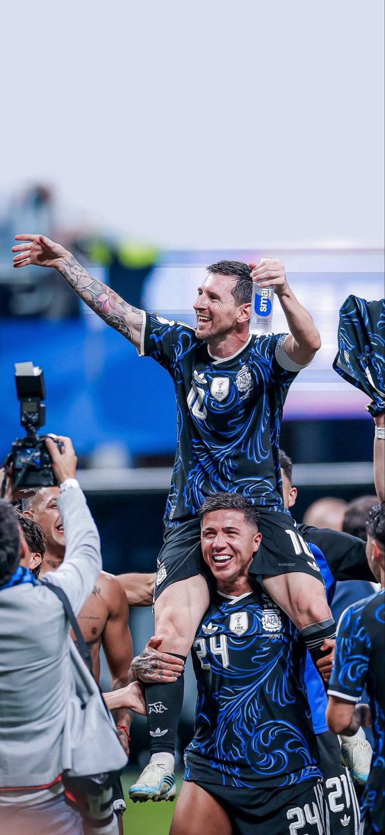mrderby64's tweet photo. We’re proud to witness the 20 good years of greatness LEO❤️‍🔥
-
Messi Wallpaper 4k
-
#Wallpaper #Argentina  #4k    #Messi
-
📥4k Version👇🏻Follow us Telegram⬇️
https://t.co/cY32U4i9YE https://t.co/YdrHr1Ez1d