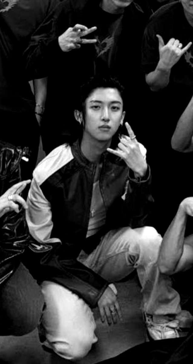kolorhiphopujin's tweet photo. woojin as ketua geng motor☠️ https://t.co/FGL0d3yVXR