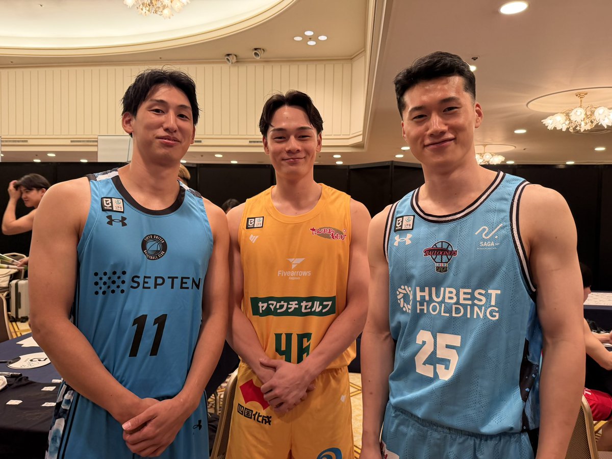 SagaBallooners's tweet photo. TEAM佐賀🤝🏻🎈

#佐賀バルーナーズ #角田太輝 選手 #東京ユナイテッドBC #德川慎之介 選手 #香川ファイブアローズ #今林萌 選手 https://t.co/F5poGCMQK4