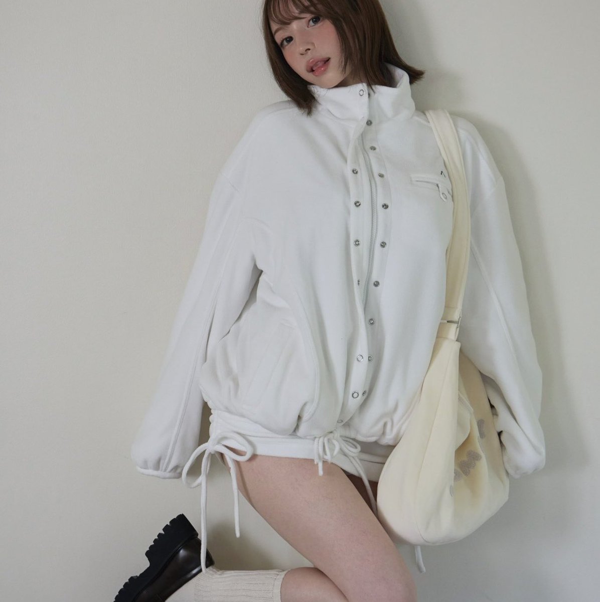 kusonatu_'s tweet photo. 見た目的にかわいいのは1枚目なんだけど実用性考えると2枚目だよね😿真っ白汚れそう まよう😿 https://t.co/1mzu6xNUiX