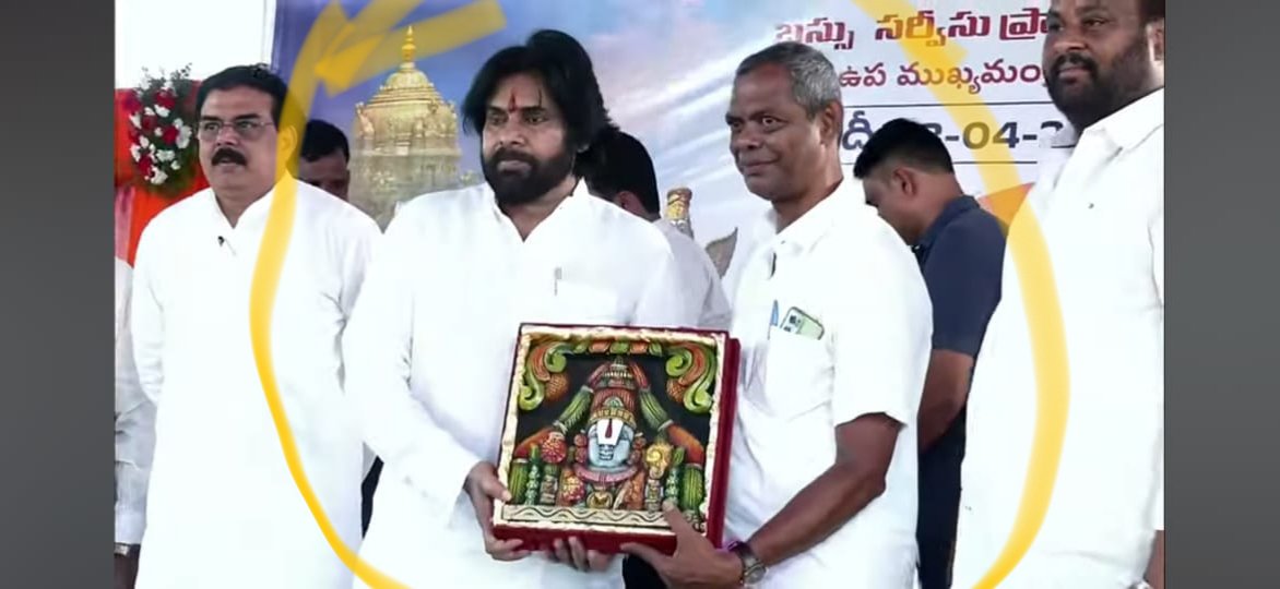 SrmPalani's tweet photo. Wish you a happy birthday brother pray lord subrahmanya long and healthy life https://t.co/Cku17ddq1H