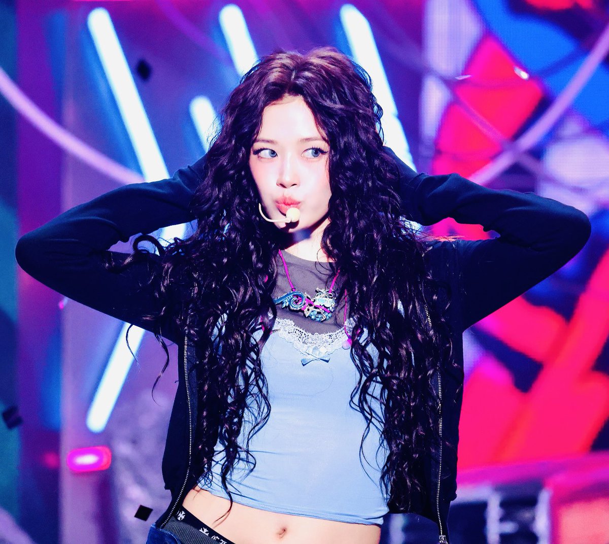 MAGNAGNON's tweet photo. 생일축하해!!💚🎉💚우리 아이브의 자랑스러운
댕댕캡틴~~유진이누나><
항상 우리 아이브와 다이브를 잘 이끌어줘서
너무너무 고마워~!!💕🎉🎁💚사랑해
오늘은 멤버들이랑 즐겁고 행복한 생일 보내!!
다시 한번 생일추카해!!✨💚🎁🐶🎁💚🐶
#IVE #아이브
#ANYUJIN #안유진
#HappyANYUJINday https://t.co/tzMDjP1b3Q