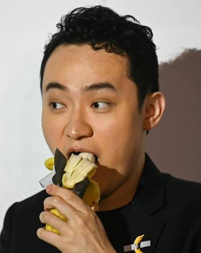Coinkolik's tweet photo. Justin Sun, kişisel servetiyle ilgili sorulara yanıt verdi:

“Ne kadar param olduğu sektörün konusu değil.”

Sun; TRON ağında 94 milyar doların üzerinde USDT bulunduğunu, WBTC rezervlerinin 9 milyar dolar, USDD dolaşımının ise 1,5 milyar dolar seviyesinde olduğunu belirterek tüm verilerin zincir üzerinden doğrulanabildiğini söyledi.