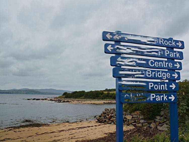 welovedonegal's tweet photo. Today's #EasyLikeSundayMorning #WhereInDonegal
from #WeLoveDonegal 💚💛

Where in #Donegal is this? 

CLUE: There's a Tip. in pic 1, a homage to his connections to this #Inishowen town. 

You may guess as many times as you wish.

#Ireland . https://t.co/9lAlv1Tl5l
