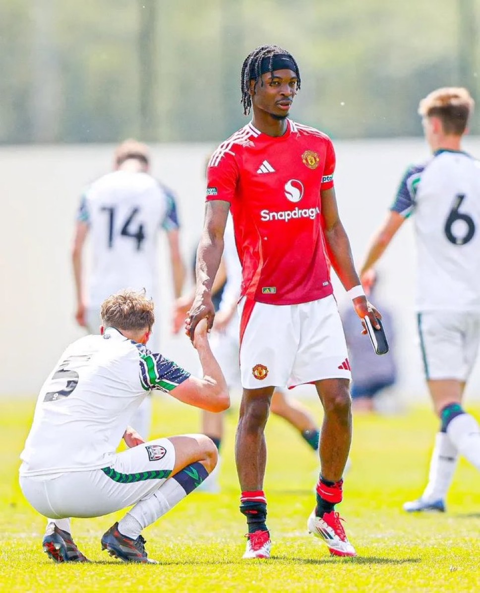 SimplyUtd's tweet photo. 🚨 Understand Manchester United have turned down a loan offer from Bromley for striker Victor Musa as they have no plans to loan out the forward this window.

[@SportsPeteO] https://t.co/9X8ozQJ7Dk