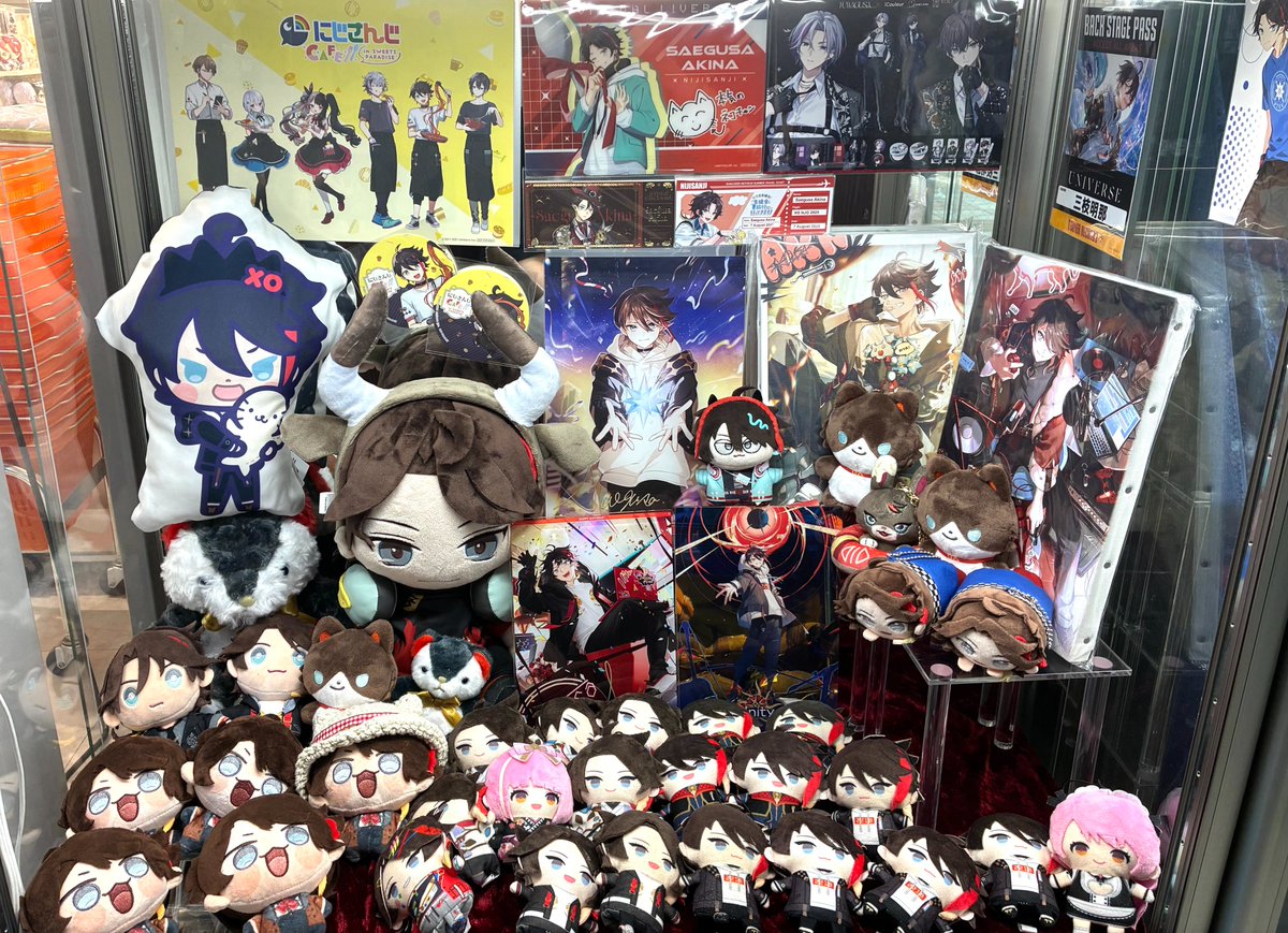 kotobukiya_nmb's tweet photo. 【なんば】

『童志諸君ごきげんよう』

本日9月1日は
#にじさんじ 所属
【#三枝明那 】さんのお誕生日です！🤩

おめでとうございます😆

当店ではお誕生日を記念したお祝いショーケースを展示中です😄‼️
ぜひお立ち寄りください😤

#三枝明那生誕祭2026 https://t.co/ygScSh3eLg