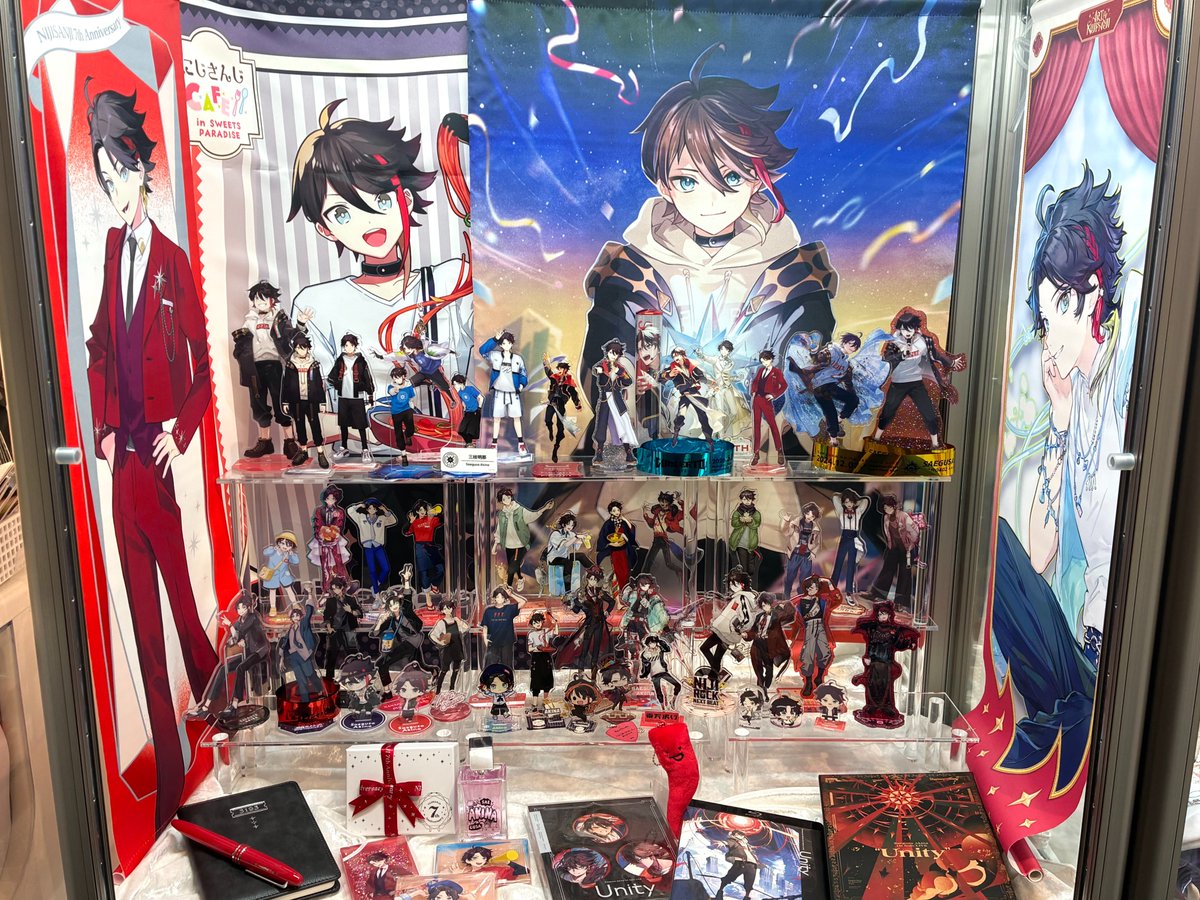 kotobukiya_nmb's tweet photo. 【なんば】

『童志諸君ごきげんよう』

本日9月1日は
#にじさんじ 所属
【#三枝明那 】さんのお誕生日です！🤩

おめでとうございます😆

当店ではお誕生日を記念したお祝いショーケースを展示中です😄‼️
ぜひお立ち寄りください😤

#三枝明那生誕祭2026 https://t.co/ygScSh3eLg