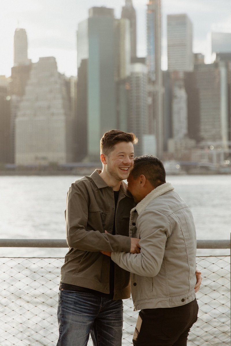 MikelMairal's tweet photo. Qué preciosidad! Los quiero! Adorables. Mis mejores deseos para los dos! 🙏🥰♥️😘😘😘😘😘

Dumbo NYC Proposal // Cody &amp; Kev. (Estoy esperando invitación) 🥳 https://t.co/PHxS5clSRe