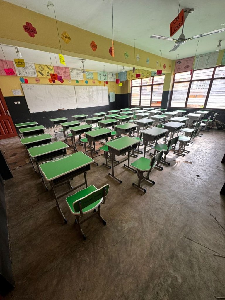 SIKAOFFICIAL1's tweet photo. The Ayawaso West Wuogon MP, Hon. John Dumelo, has donated modern monodesks to the Roman Ridge M/A Basic School to replace the school’s old wooden desks.

The donation forms part of the MP’s broader efforts to stay connected with the needs of his constituents and support the improvement of learning conditions in the constituency.

[📸: @johndumelo ]