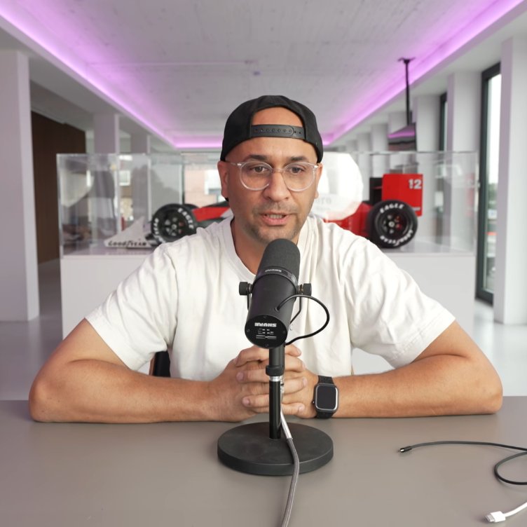 comicschau's tweet photo. Mehrere Tage vor den Enthüllungen erklärte Flo Runte in einem Stream fast unbemerkt, JP Performance als Mitarbeiter verlassen zu haben. Viel sagte er nicht.

Nach vielen Nachfragen von Zuschauern hat Flo Runte jetzt erstmals etwas Genaueres zu den Gründen geschrieben. (1/2) https://t.co/iX4XabQVaq