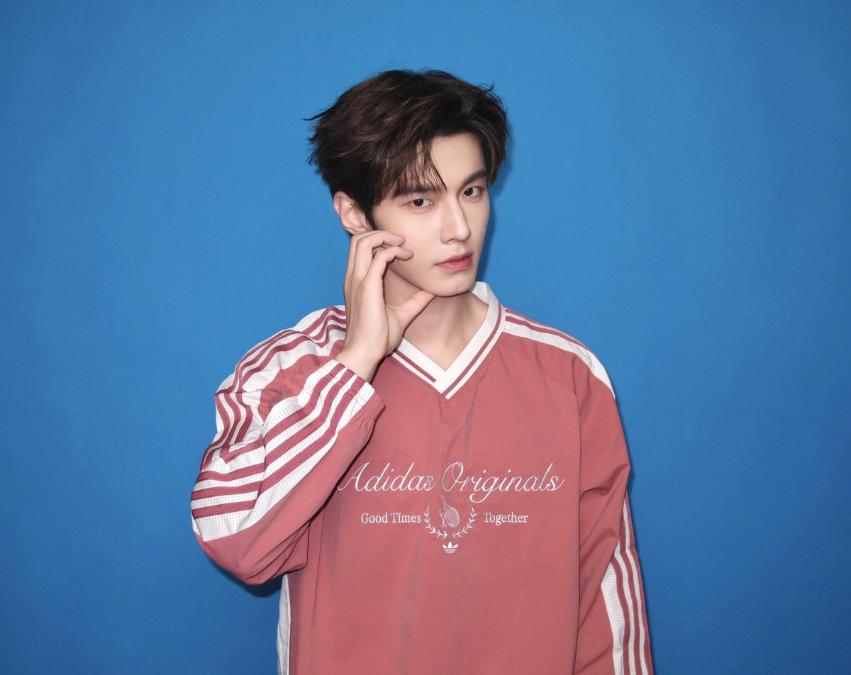1k_happy_'s tweet photo. 260901 何与语音正在接听 샤오홍슈 

9월의 첫날 💙

#하여 #何与 #HeYu https://t.co/yCCZoGTcoW