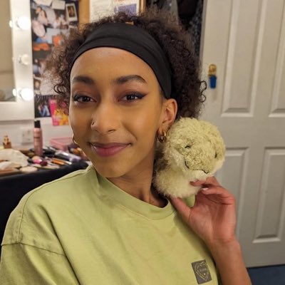 eurybaird's tweet photo. im like a completely different person now  i’ve changed like everything #NewProfilePic https://t.co/jOLvpB0NSY