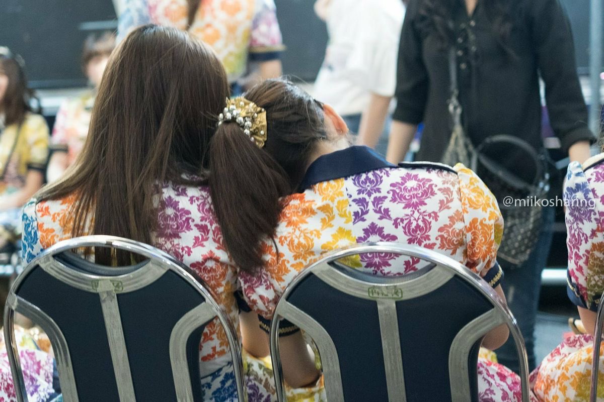 ml23053107's tweet photo. It feels like a loop, with the same person🤧😳🐻🐸❤️💚

#น้ำหนึ่งเนย #NamneungNoey
#NamneungMilinD #NoeyKanteera https://t.co/Al2IH1I1PU