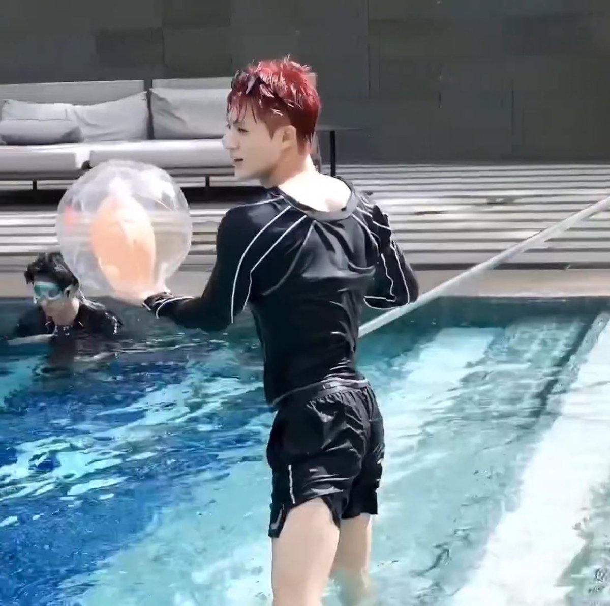jnsloverr's tweet photo. fyi jeno never use safety shorts whenever he swims… do with that information what you will https://t.co/PxnuuiLOc6