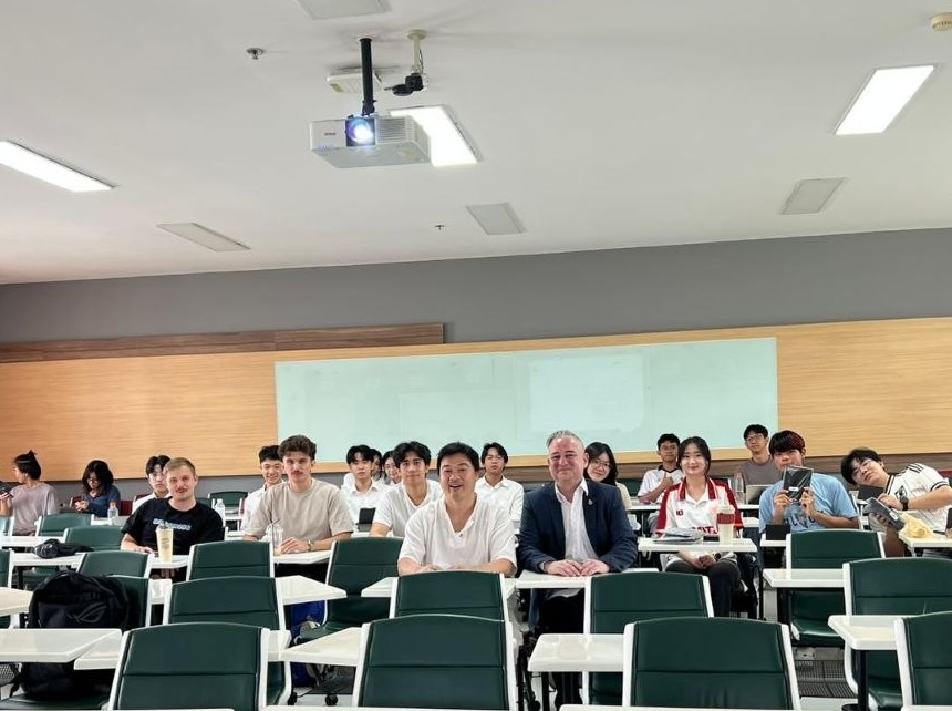 Tangem's tweet photo. We had a great time at KMITL in Bangkok @Kmitlofficial last week – talked self-custody, crypto security, and got grilled by engineering students in the best way.

Cards are in their hands now 🇹🇭 https://t.co/miEDyZmtxz