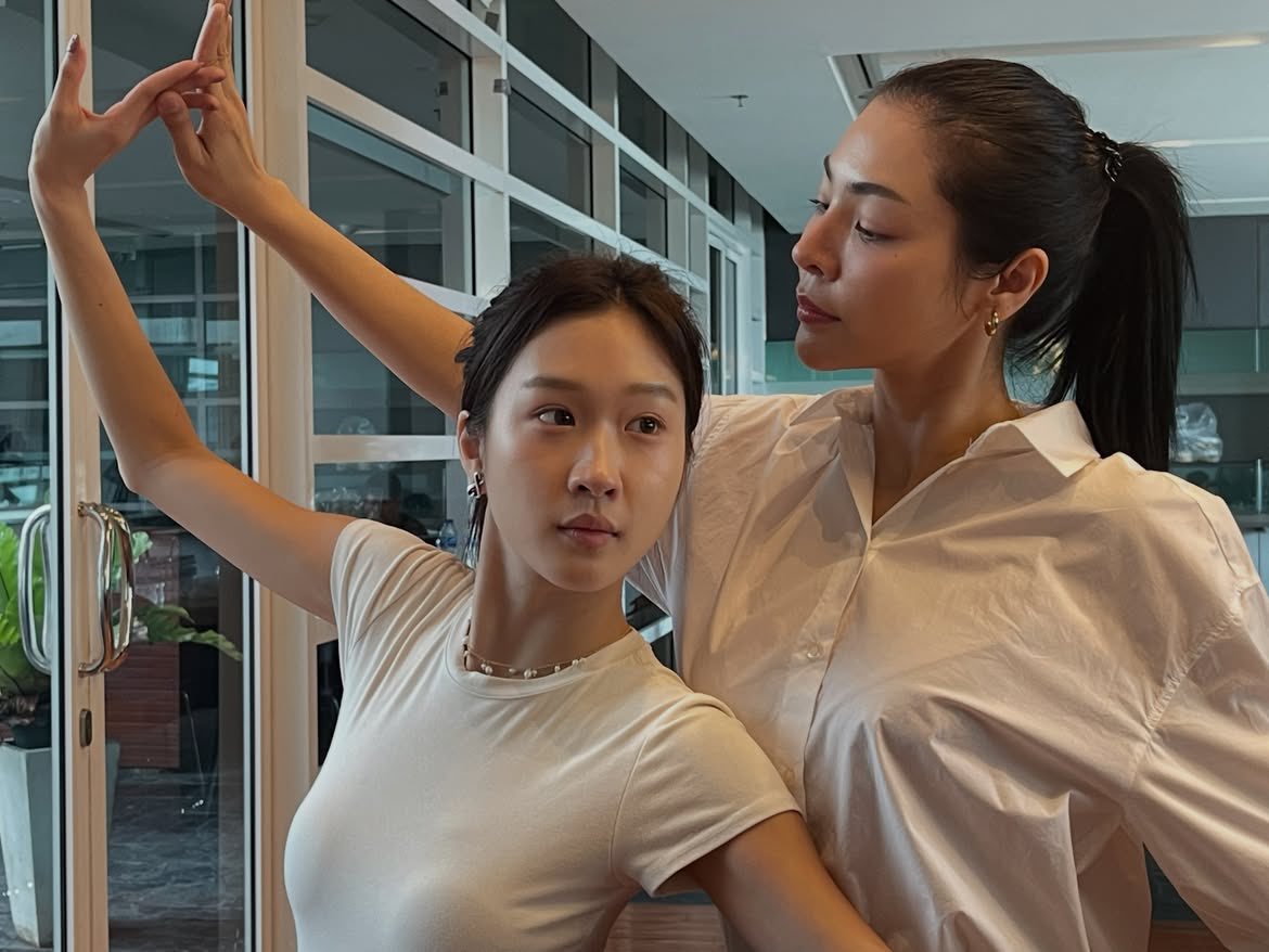 malisorndata's tweet photo. 📸 vasinstudio 

ตั้งใจซ้อมกันมาก ๆ เลย พี่ฝ้ายน้องอะตอม รอชมโชว์แล้วนะคะ 

#FayePeraya #AtomPariya https://t.co/z7DfLjVAem