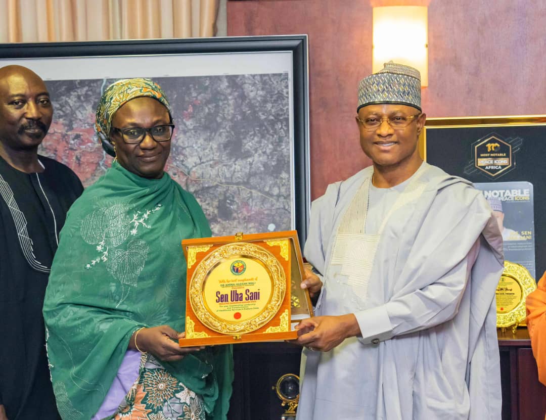 Muhrab90's tweet photo. Governor Uba Sani received the management of the National Eye Centre, Kaduna, led by its Chief Medical Director, Dr. Amina Hassan Wali, at Sir Kashim Ibrahim House. The Centre commended the Governor for his administration’s dedication and commitment to healthc

#WorkingForKaduna https://t.co/VpQhSQpvWJ