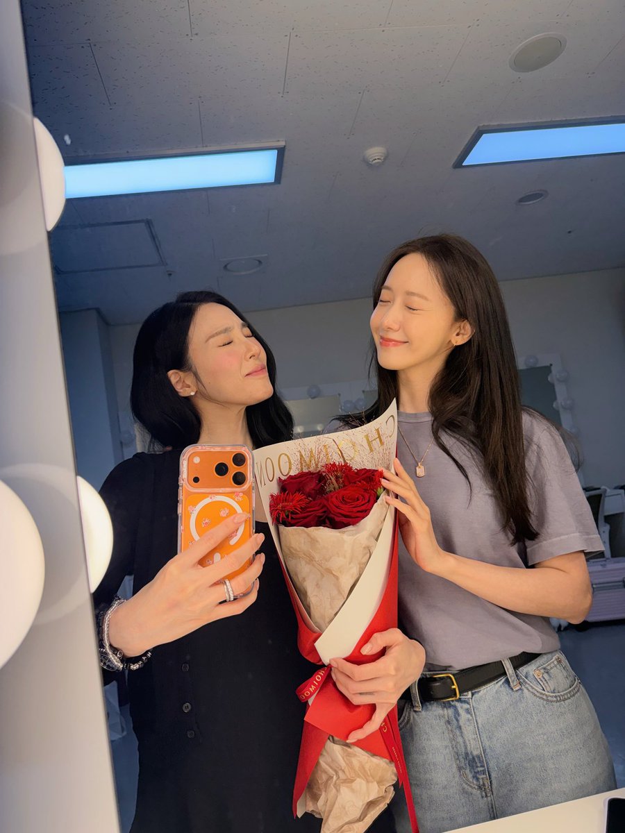 ordinarynojaem's tweet photo. YoonA from Tiffany’s IG Update❤️ https://t.co/Y4vbVU4glI