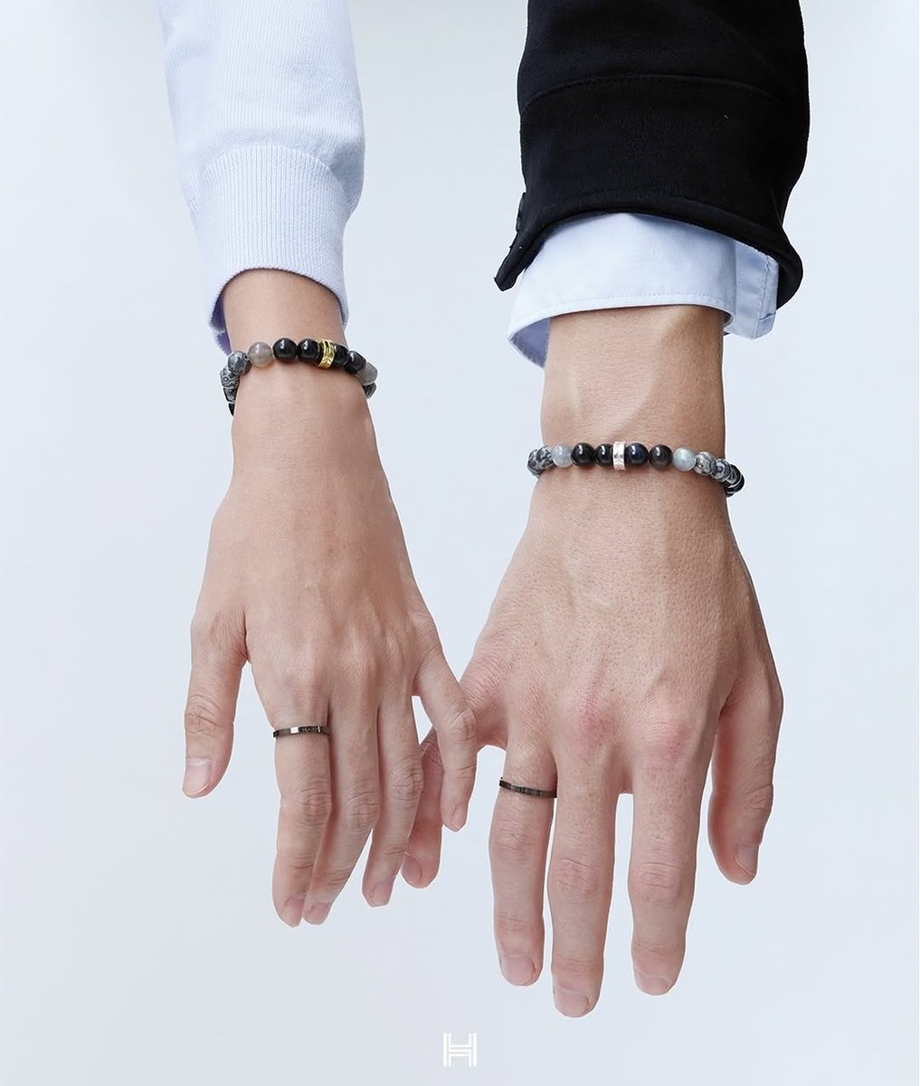 cheesemistry's tweet photo. kinda get it why they chose netjj to act as a married couple in a series because no way in hell having an insane hand chemistry like them are NOT MARRIED TO EACH OTHER
#HARMENSTONEXSHOPEEWITHNETJJ https://t.co/SZWJ1Iq1X6