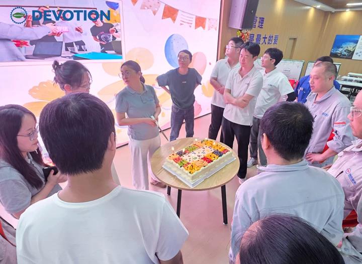 Devotion379's tweet photo. Today, we took a break from our busy workday to celebrate the birthdays of our colleagues who recently had their special day. 🎉
Happy Birthday to all our birthday stars!
#Devotion #TeamDevotion #BirthdayCelebration #CompanyCulture #Teamwork #TogetherWeGrow #HappyBirthday https://t.co/4xnQHVvWN4
