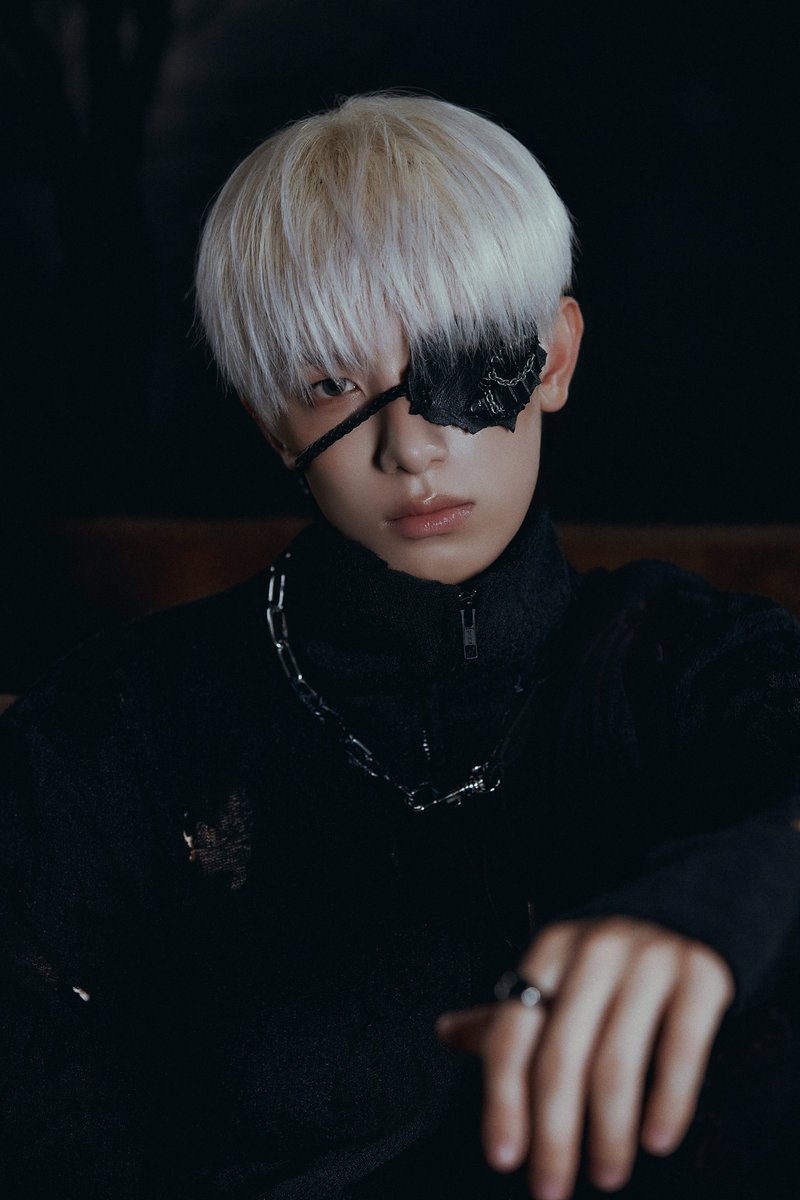 ALL_H_OURS's tweet photo. ALL(H)OURS SIXTH MINI ALBUM [UNBOUND]

「CONCEPT PHOTO FIXATE ver.」

2026.09.10 6PM (KST)

#ALL_H_OURS #올아워즈 
#KUNHO #건호
#UNBOUND #HOP #DANGDANG https://t.co/Rbl6eIOVwR