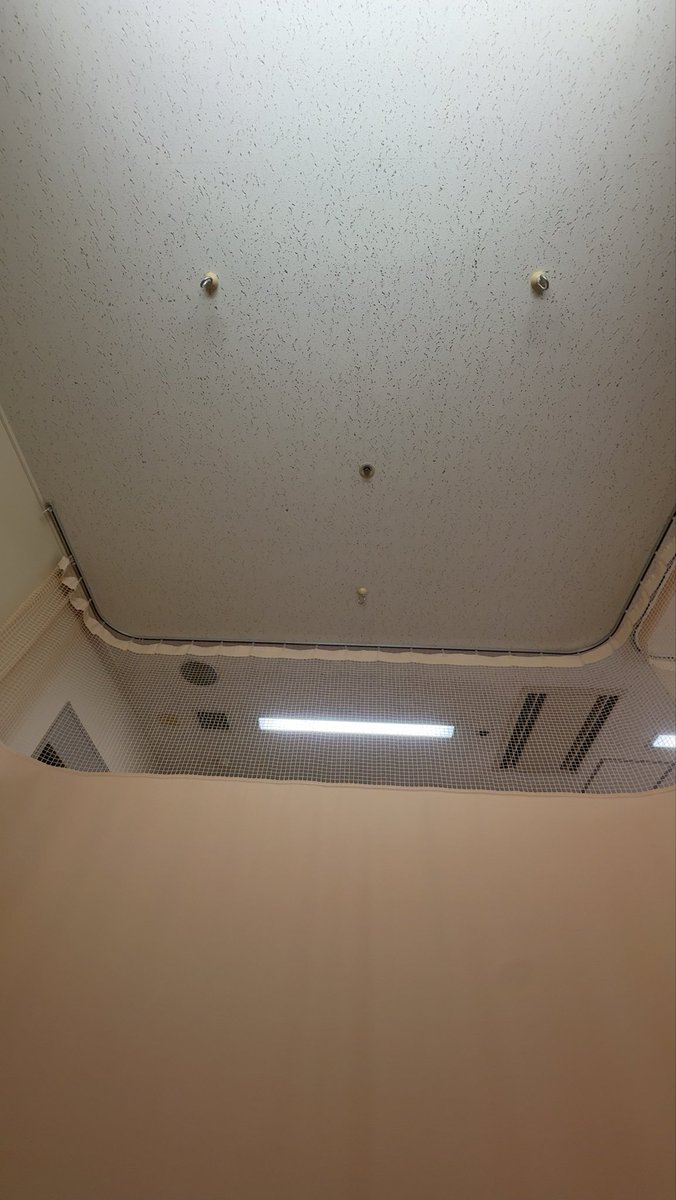 acity2022_r's tweet photo. 見覚えのある天井です。。
退院未定なので話し相手になってくれる人いませんか、、？
 #いいねでＤＭ https://t.co/U1pePsttFZ