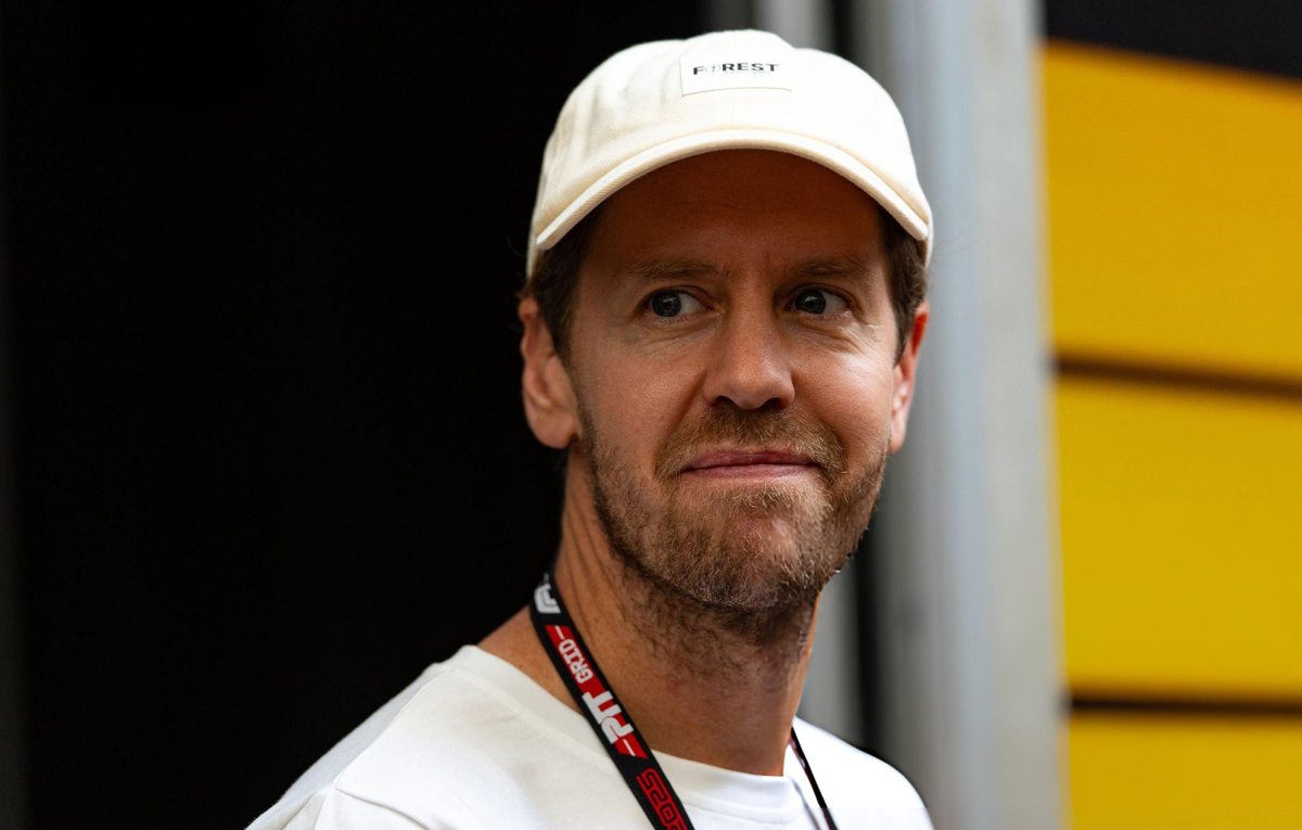 f1speed_indo's tweet photo. 🚨 Ikut meramaikan event GP Italia, Sebastian Vettel dan Rubens Barrichello dijadwalkan kemudikan mobil Ferrari F2002 untuk lakukan lap penghormatan kepada Michael Schumacher.

Wah ini 👏👏 https://t.co/FqJKdbk1pZ