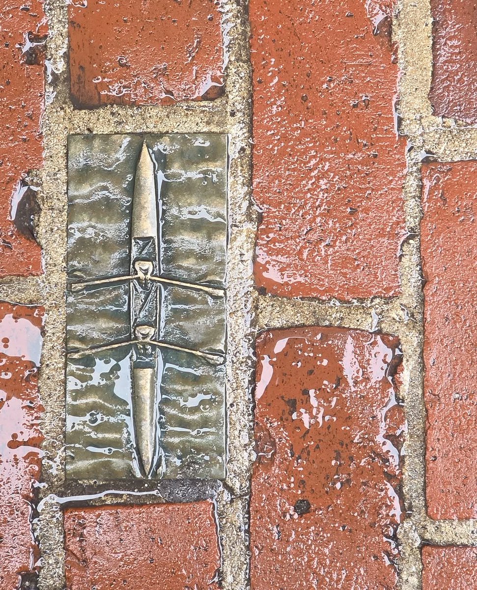 92567915's tweet photo. A Boston alleyway features 100 bricks converted into Boston themed bronze art installations. https://t.co/deJIVcMxWf