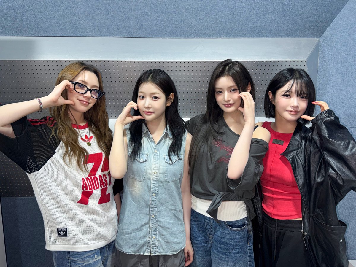 we_fiftyfifty's tweet photo. [📸] 260901 SEOULFASHION WEEK 2027 SPRING SUMMER &amp; 위클리상암 완료✨

･ﾟ✧ Mood or Natural 🍃

#FIFTYFIFTY #피프티피프티
#서울패션위크
#위클리상암 https://t.co/1SHt4wKKLV