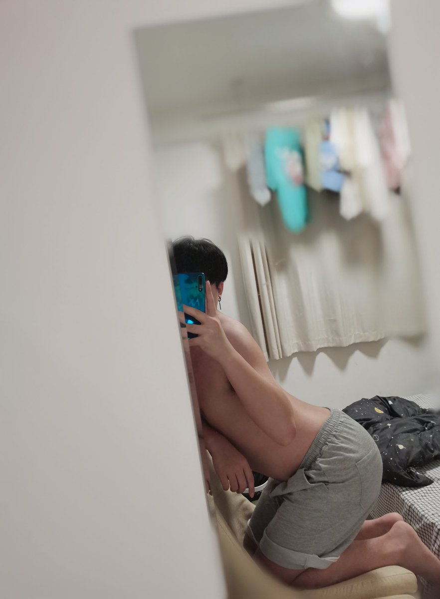 7Awen27's tweet photo. 发给1看的和发给0看的和发给.5看的 https://t.co/702WvTdWGr