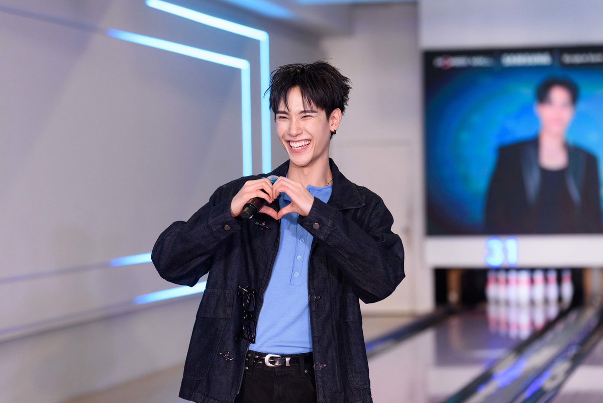 TheMallThailand's tweet photo. 🎳💙 ใครยังมูฟออนจากวันนั้นไม่ได้บ้างงง 🙌🏻  Strike กันแบบใกล้ชิด! ในงาน Samsung Exclusive Bowling Session with @jnnrrs ทั้งความสนุก ความฮา และโมเมนต์น่ารัก ๆ บอกเลยว่าเป็น Private Session ที่น่าจดจำสุด ๆ 🥹🫶🏻
 ติดตามโมเมนต์เพิ่มเติมได้ที่ https://t.co/FuHytBAqY2
#SamsungPowerMallxJunior
#BangkokBankMxJunior
#junniorrs #PowerMall #Samsung #BangkokBankM
