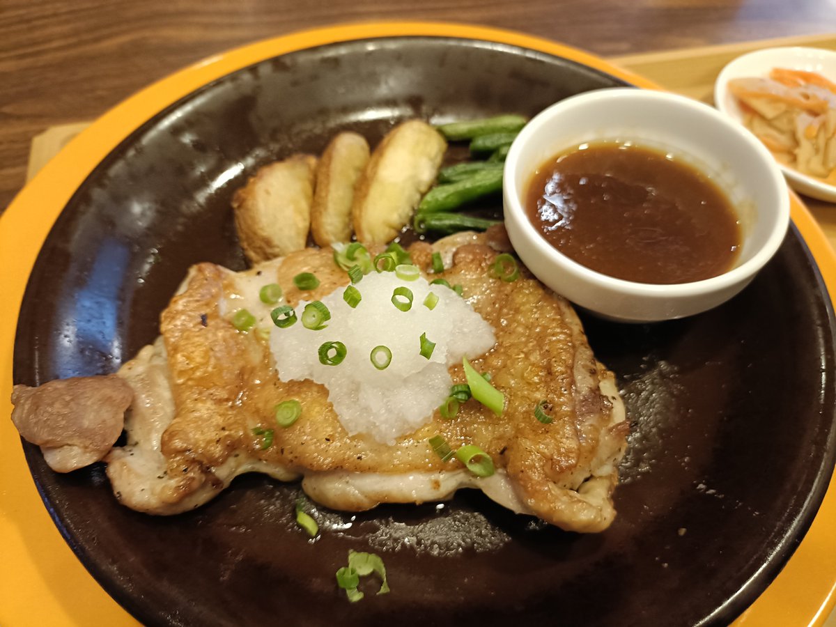 nowhappygo1's tweet photo. 某　ジョナサン
K日部中央店

若鶏のグリル
和風オニオンソース
和食セット

山椒辣油
（さんしょうらーゆ）
香る
カレーな冷やし豆乳
坦々うどん

ドリンクバー https://t.co/igF7lsfxDZ