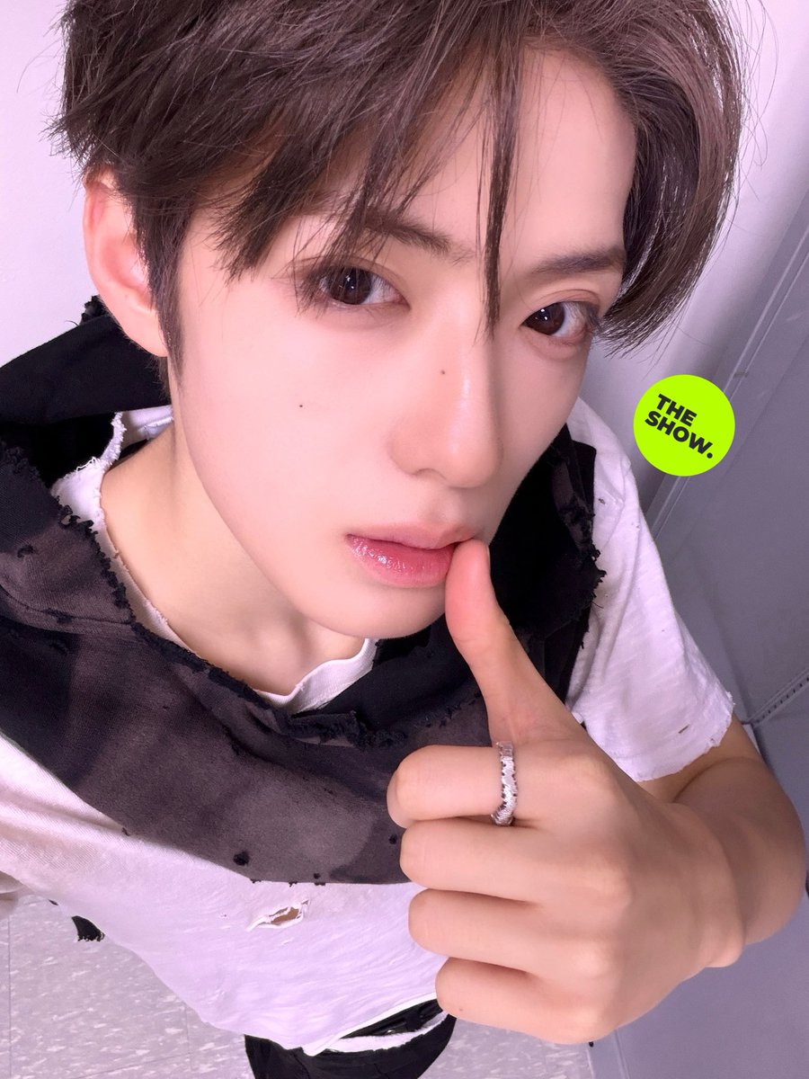 httpsanglibnet's tweet photo. 오늘 둘다 인물났네
더쇼의축복🥰 https://t.co/bTdZP922Zl