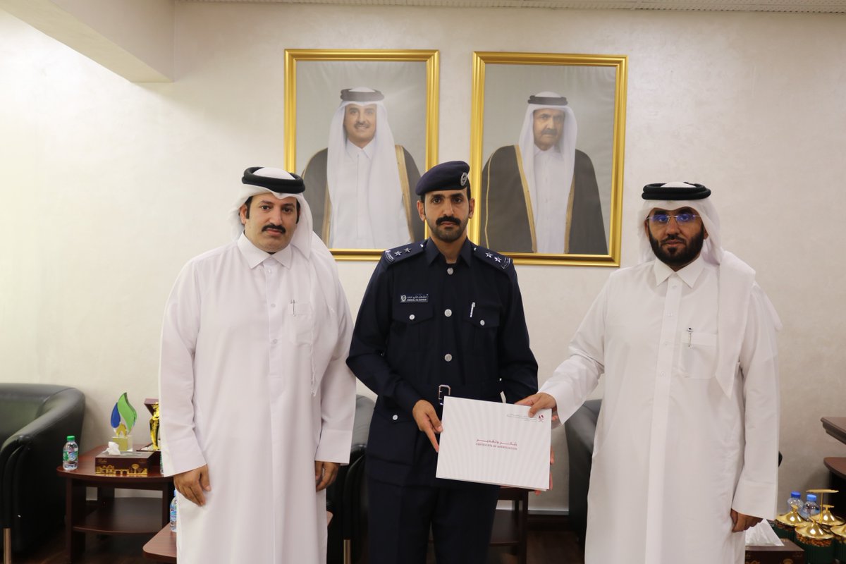 qatarpb1's tweet photo. من منطلق حرص إدارة المدرسة على سلامة أبناءنا الطلبة
نظمت فعالية استقبال وتهيئة الطلبة للعام الدراسي الجديد
بالتعاون مع وزارة الداخلية إدارة المرور ممثلة بالأستاذ مشعل المري
حيث تم تقديم مجموعة من التوجيهات والتوعية المرورية التي تسهم في تعزيز الوعي لدى الطلاب https://t.co/aGCkwW5nnA
