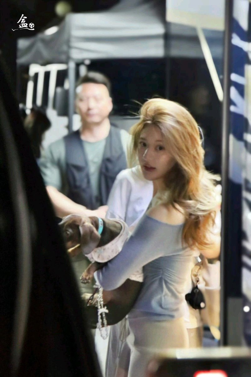 Princess_rosyyy's tweet photo. เบลอก็ยังสวย https://t.co/umNhBXDYqU