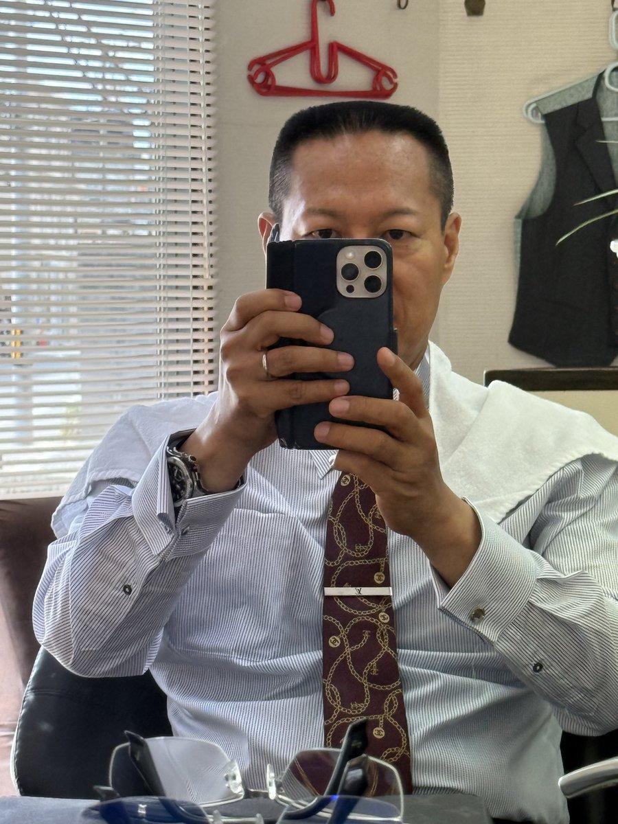 nobuhide0724's tweet photo. 9月になりました。
まずやる事は床屋さんに行って親父さんに「いつものスポーツ刈りでお願いします！」とお願いし気合を入れるところから今月も始まります💈
気合の入ったスポーツ刈りにしてもらいました！ https://t.co/je4hZs0RtR